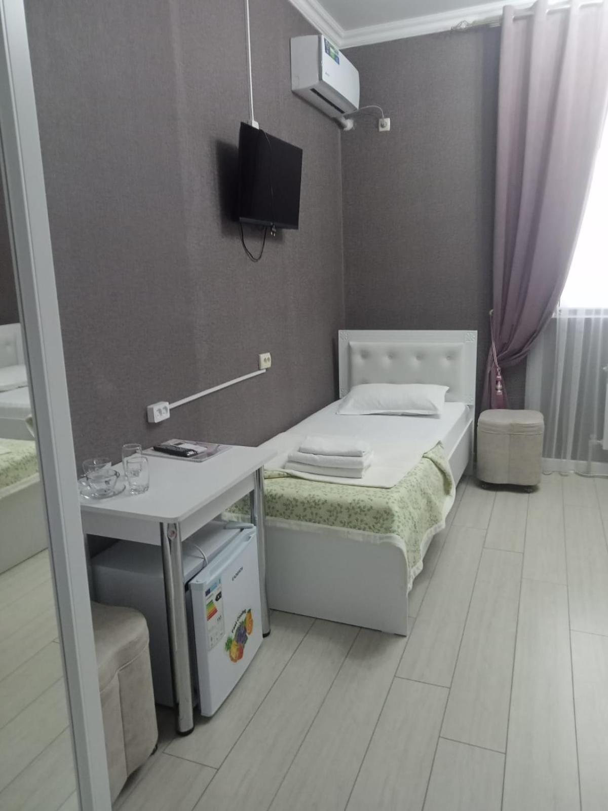 Keruen Deluxe Hotell Taraz Exteriör bild