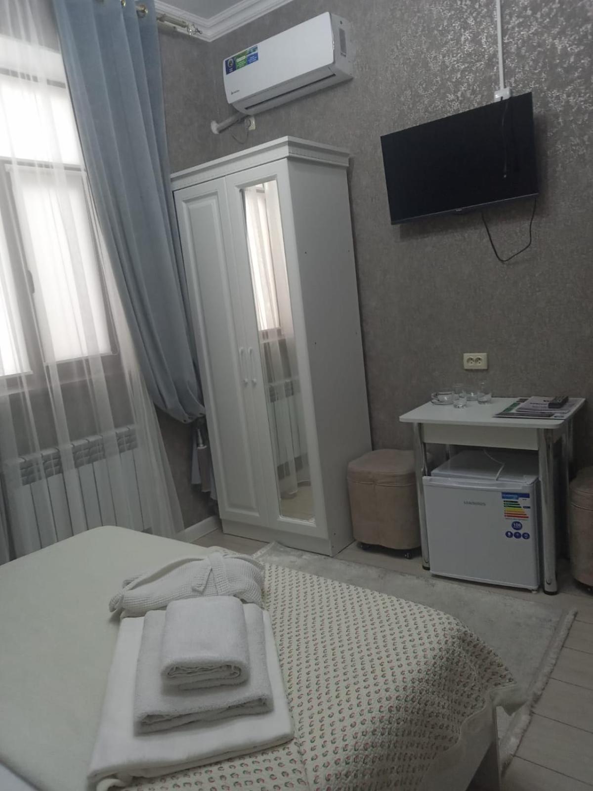 Keruen Deluxe Hotell Taraz Exteriör bild